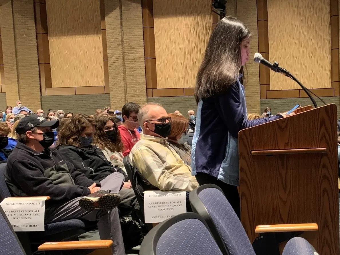 Leslie Mendoza, a senior at Lyons Township High School, told the board that conservative students do not benefit from the school's equity policy. 