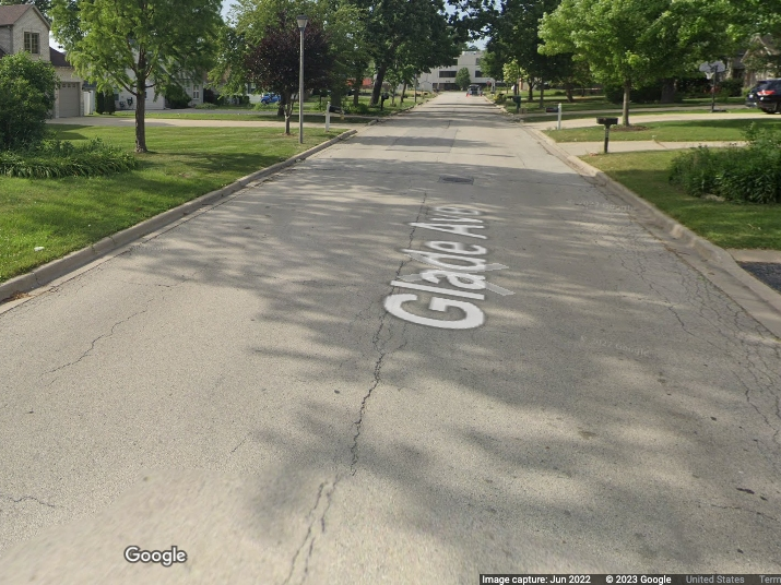 Elmhurst's Glade Avenue is largely without sidewalks. It is southeast of Route 83 and North Avenue.