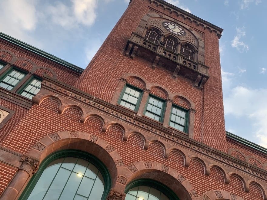 Lyons Township High School plans to scan tardy students who arrive in the first 10 minutes after the first period starts. 