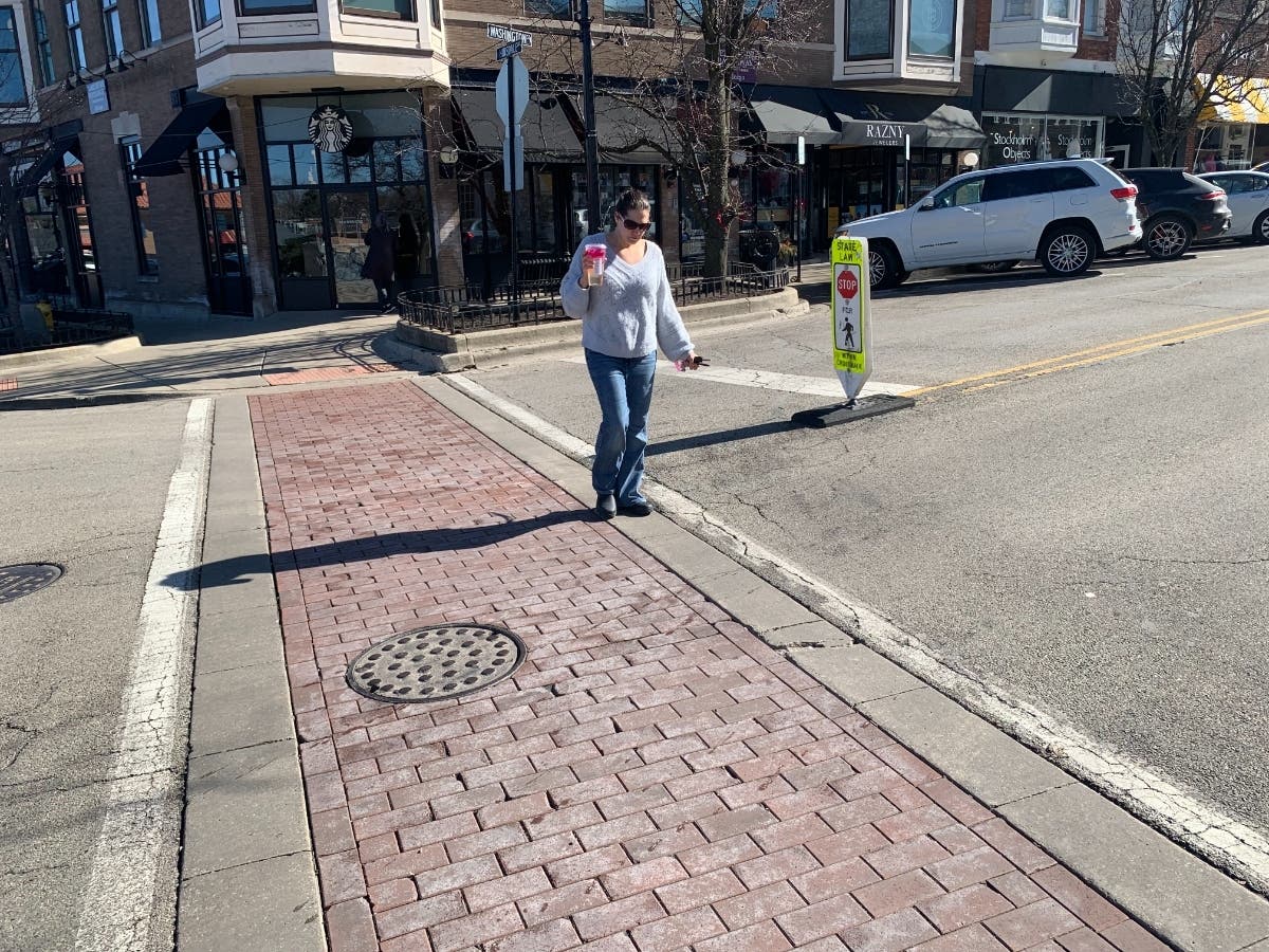 A traffic engineer gave Hinsdale's downtown a generally good review this week at a Village Board meeting.