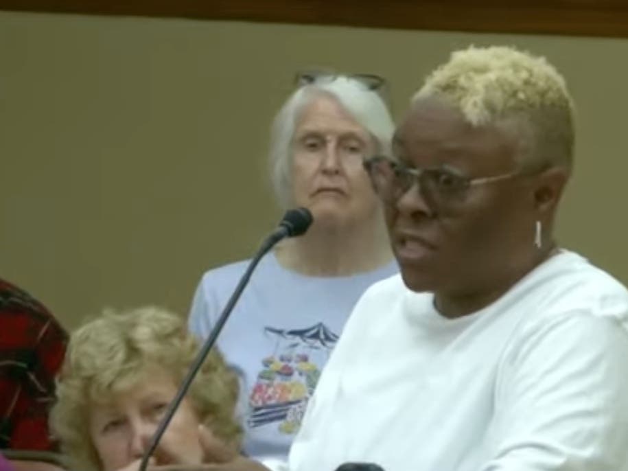 La Grange resident Kim Mosley told the Village Board on Monday about a problem at Lincoln and Washington avenues.