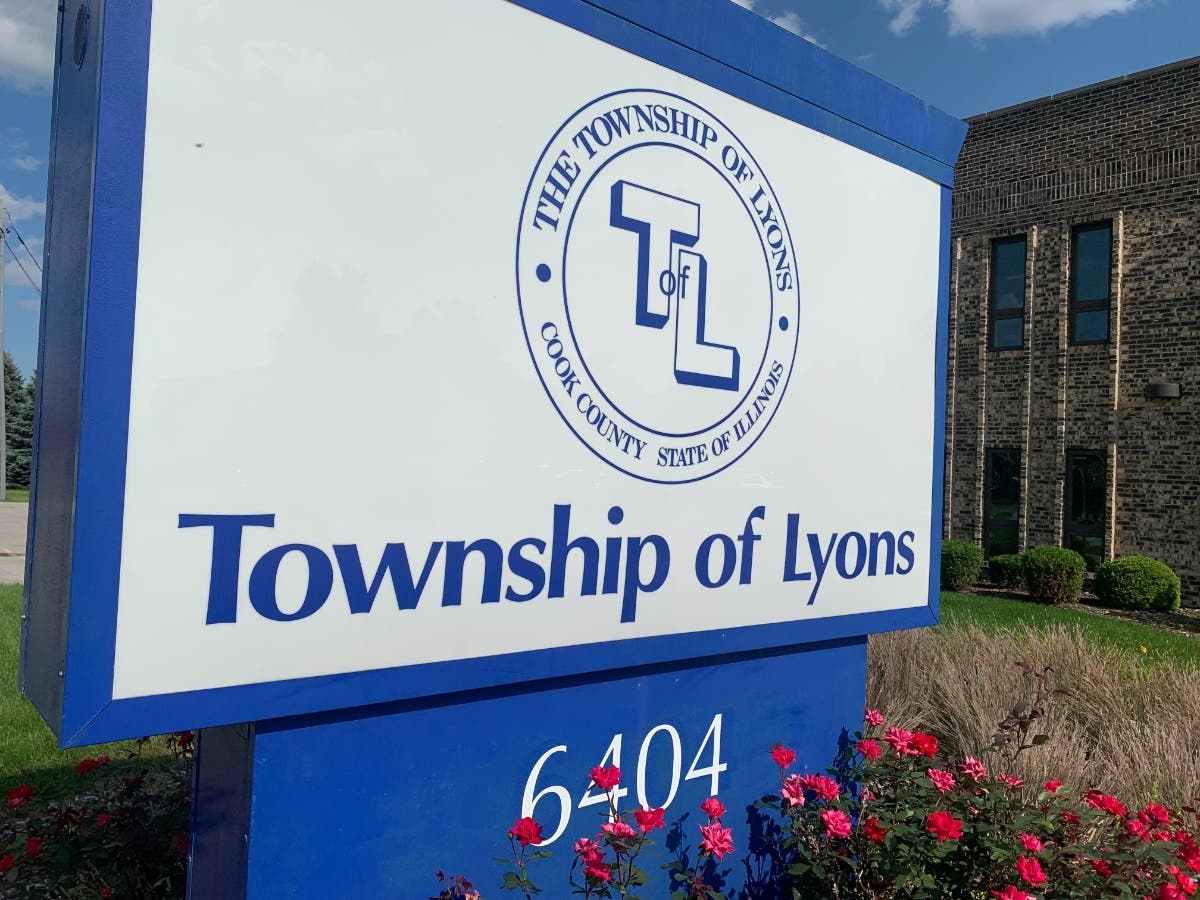 Elyse Hoffenberg, Lyons Township's elected clerk, released a video Tuesday of Bridgeview Mayor Steve Landek kissing her in the Lyons Township office.
