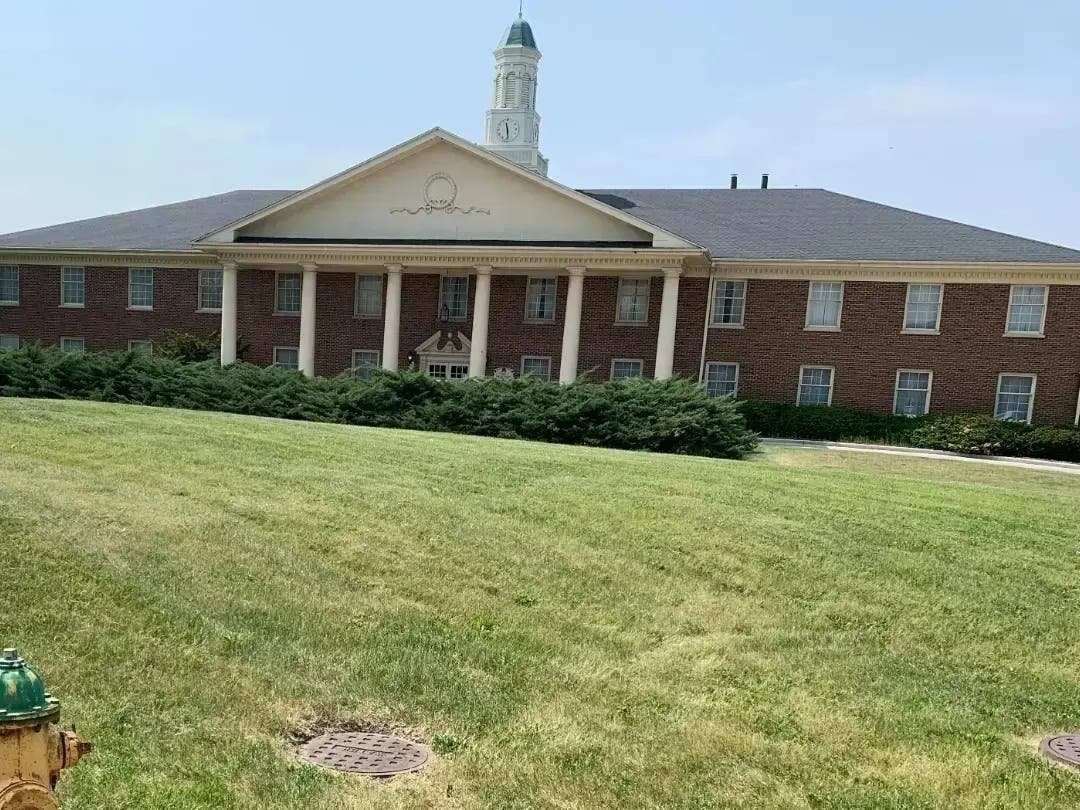 More incidents are being reported at the vacant Institute in Basic Life Principles building on Ogden Avenue in Hinsdale. 
