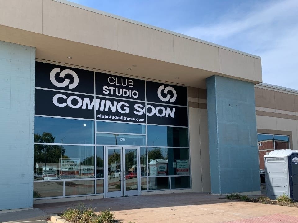 Patch Closure Upscale Gym Planned In Elmhurst After All, Replacing LA Fitness ...