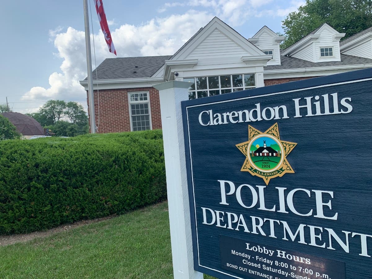 Clarendon Hills settled with a police officer who was under investigation, according to a settlement agreement.