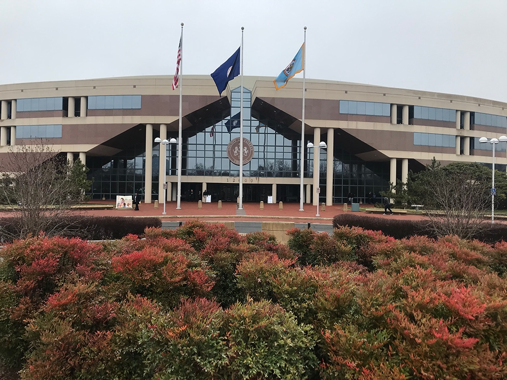 Fairfax County Planning Commission voted to defer the vote on whether to install a monopole at Herndon High School.