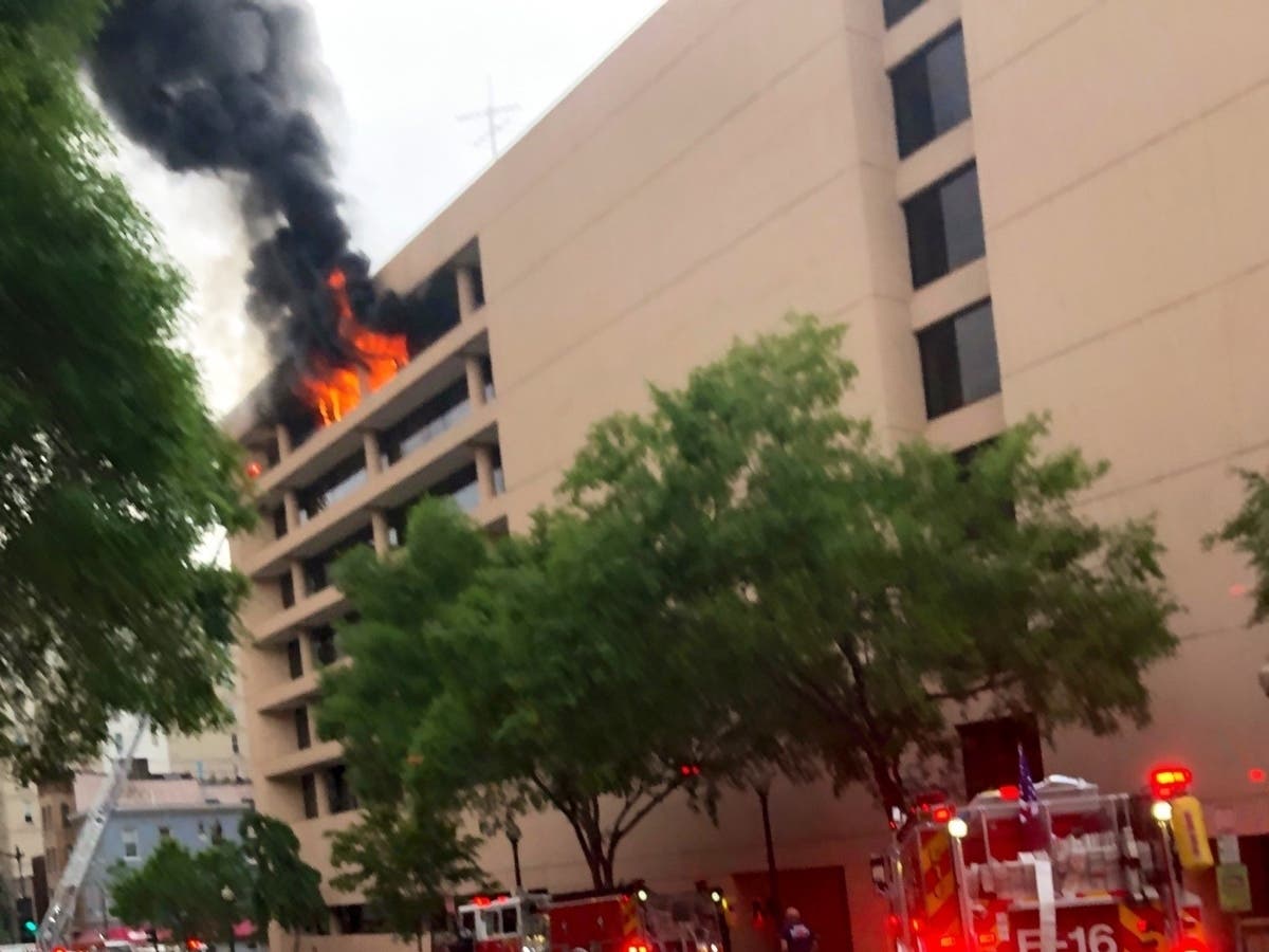 D.C. Fire and EMS units quickly extinguished an early morning blaze at Metro's headquarters in downtown D.C.