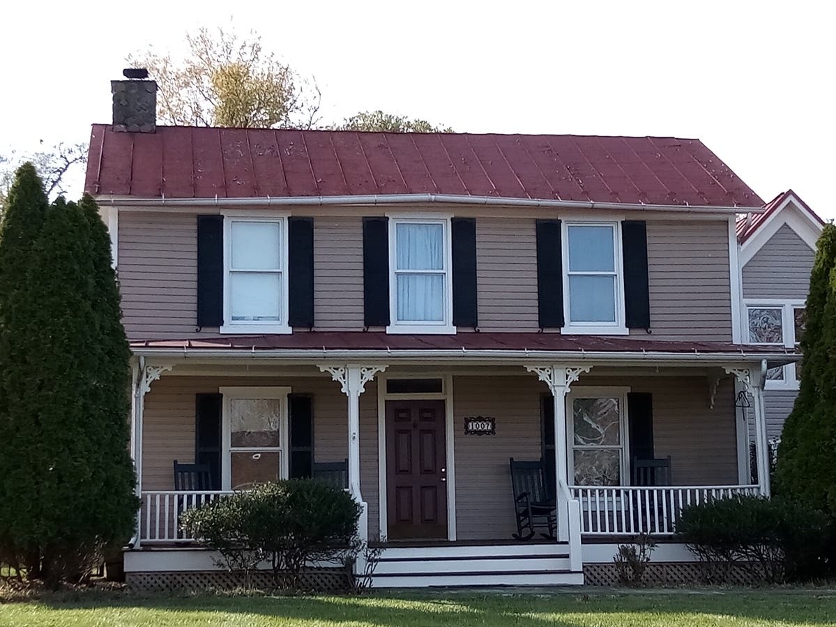 1007 Tyler St., one of the older homes in Herndon’s Van Vleck subdivision.