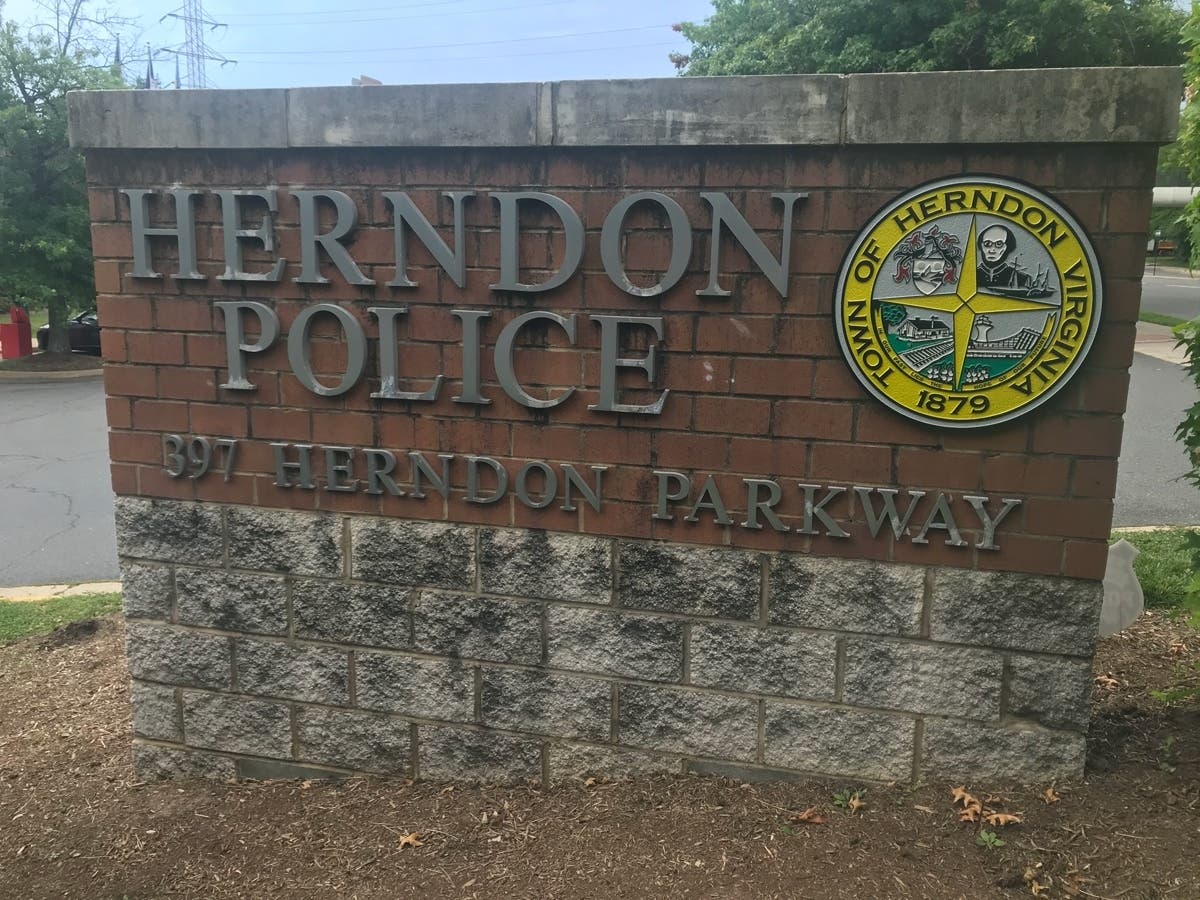 Town of Herndon Police responded Thursday morning to the report of a stabbing on Elden Street.