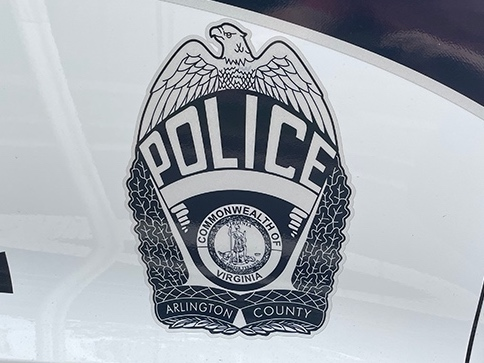 Arlington County Police are looking for a man who attacked and robbed a woman by force early Saturday morning in the Buckingham area.