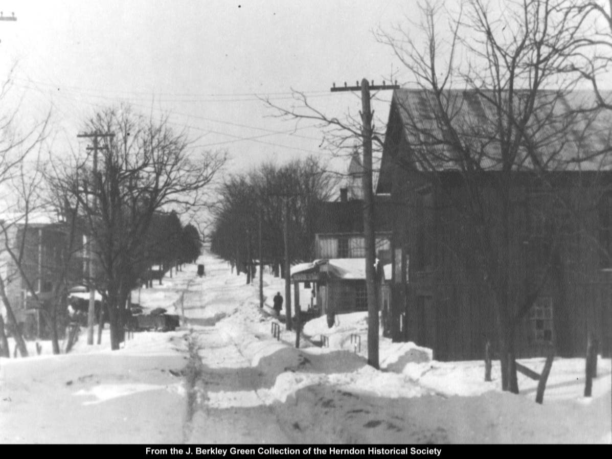 An early 1900s snow scene of Elden Street, looking west.