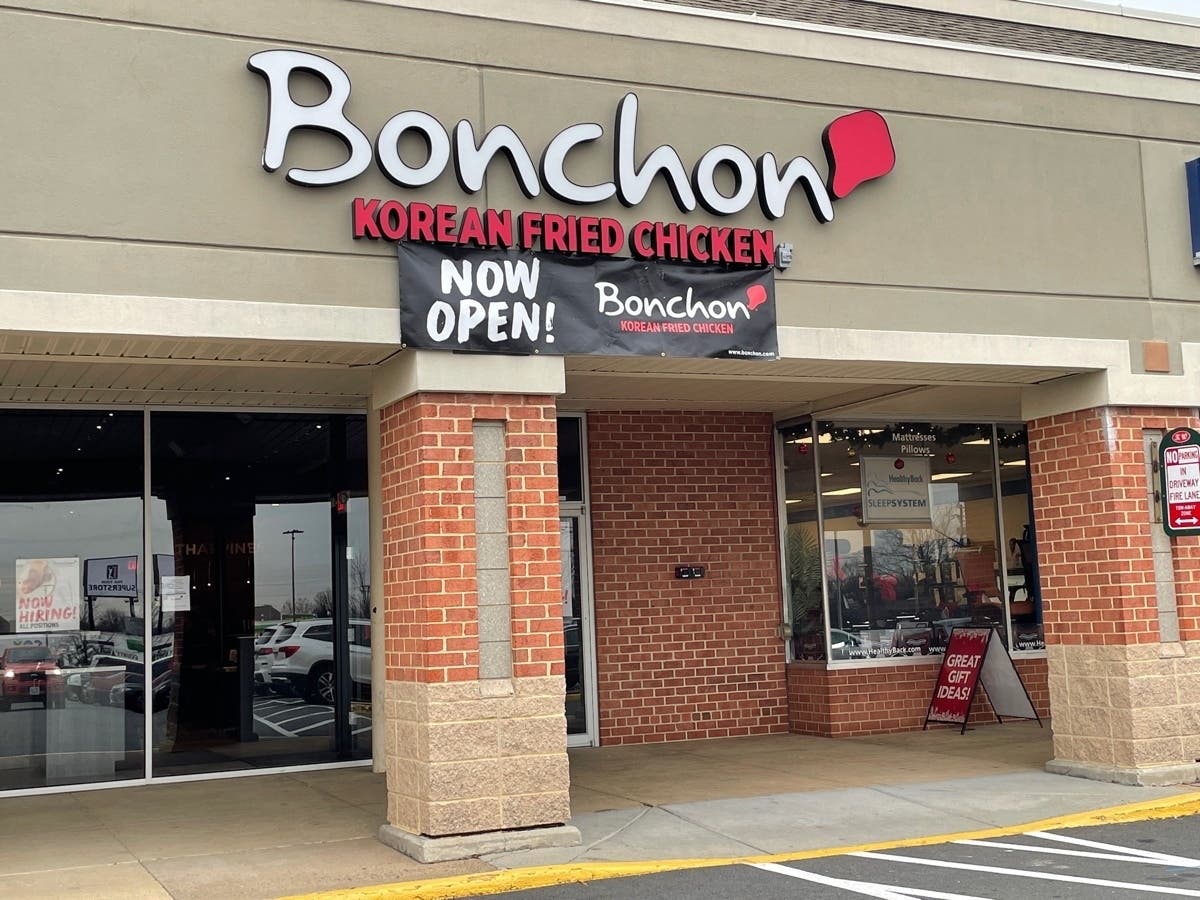 Bonchon, the international restaurant chain specializing in Korean fried chicken, opened a new location in Fairfax City.