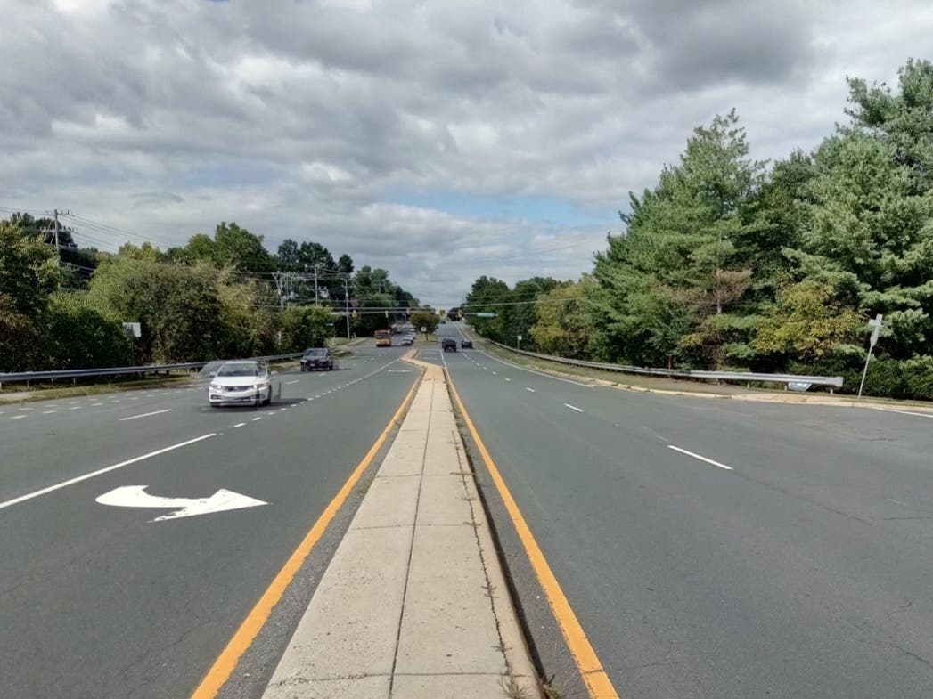 Dranesville Road today near the location of Dead Man’s Hollow. 