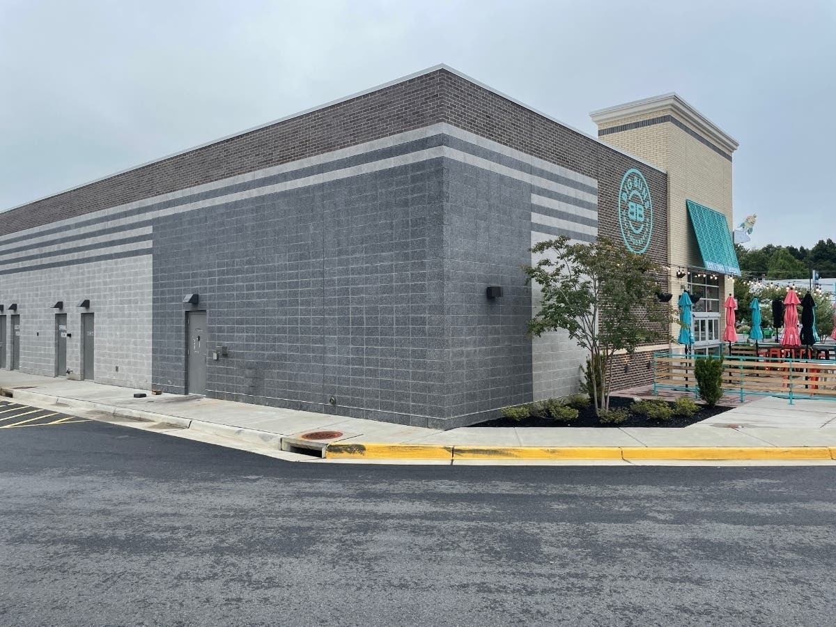 Fairfax City is considering a proposal to install a mural on the back of the Big Buns restaurant in the Point 50 shopping center.