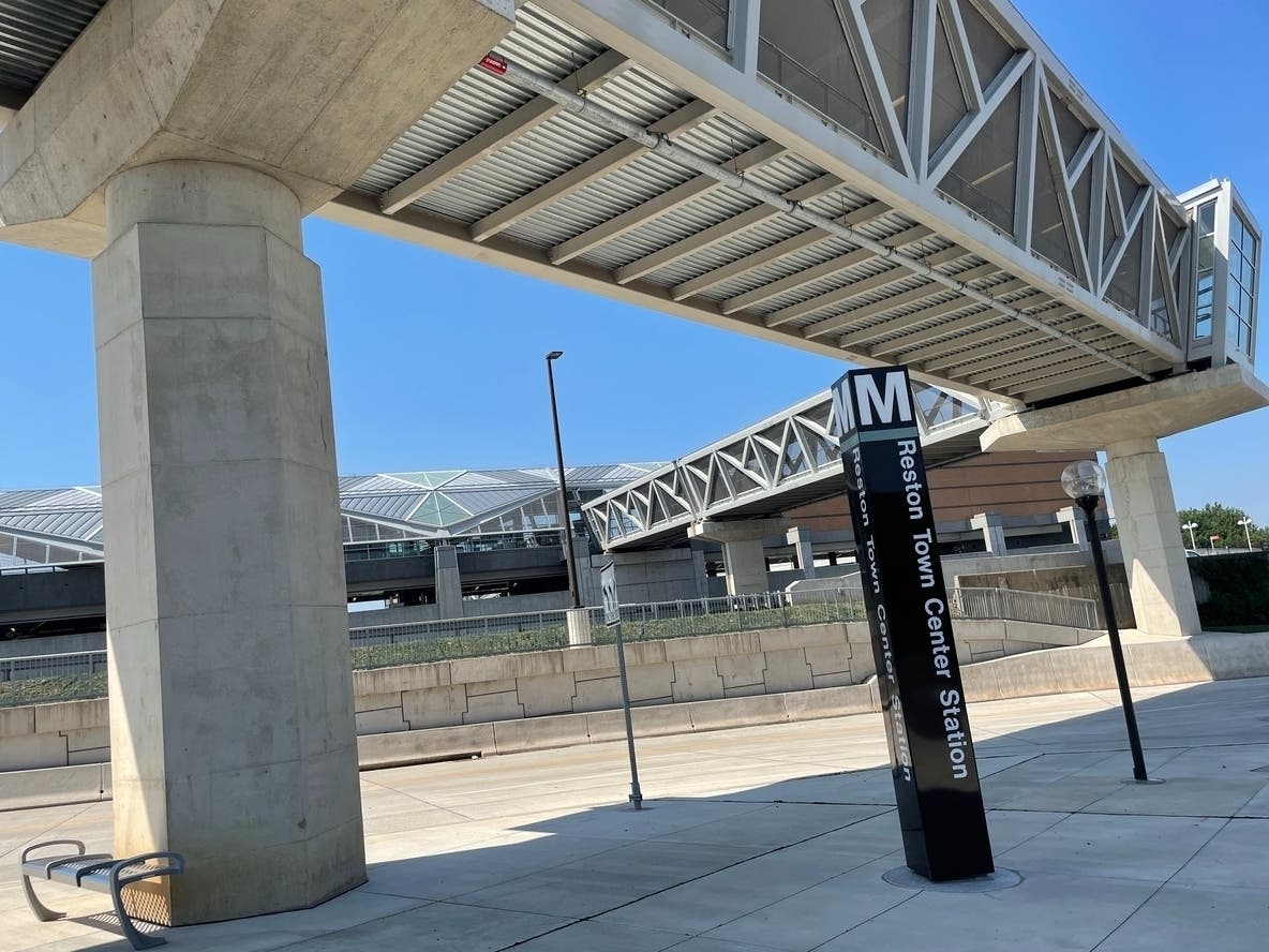 Members of the General Laws and Technology committee in the Virginia Senate voted unanimously to strike down a bill that would've made it possible to build a casino within a mile of Silver Line Metro Stations.