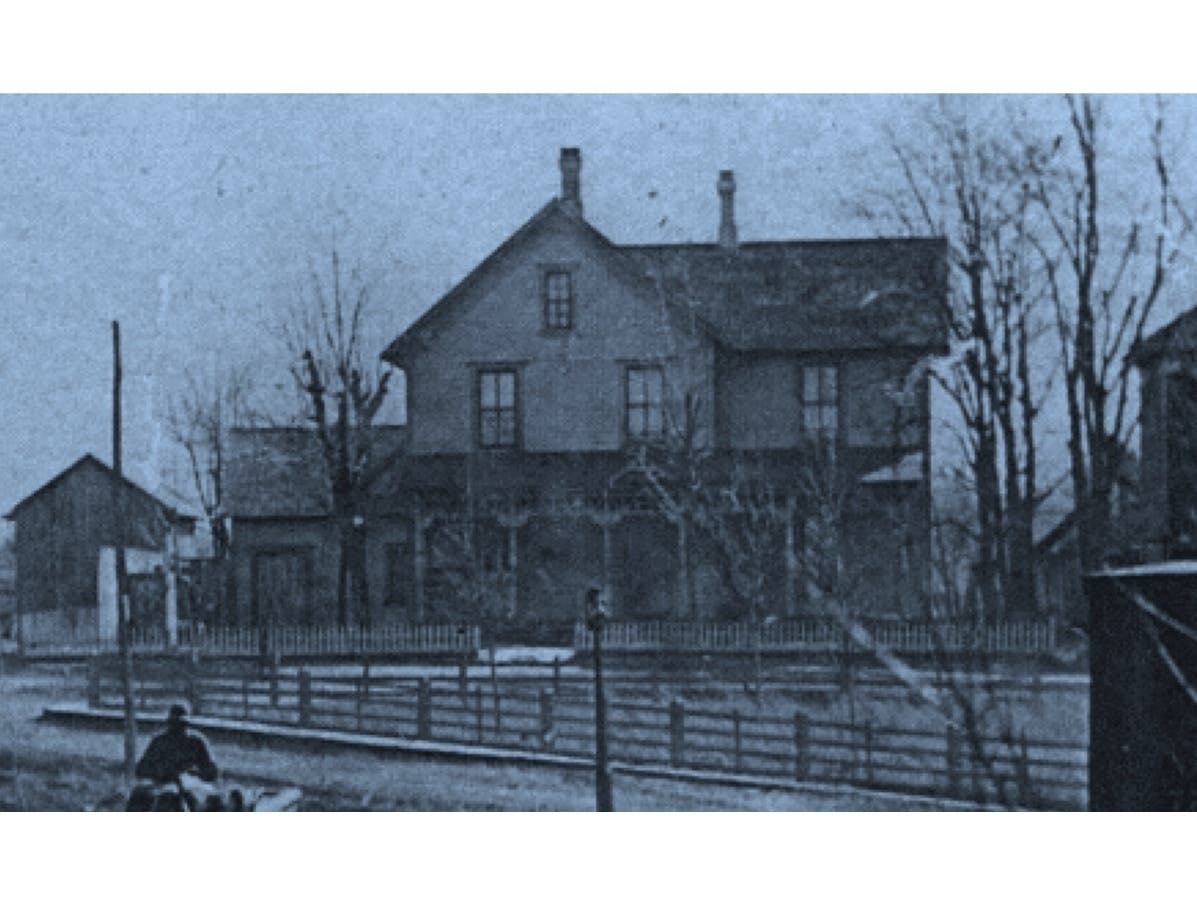 Around 1888, Charles Reed, who built many of the oldest homes in Herndon's Historic District, constructed the two-story house and accompanying carriage house located at 725 Elden St.