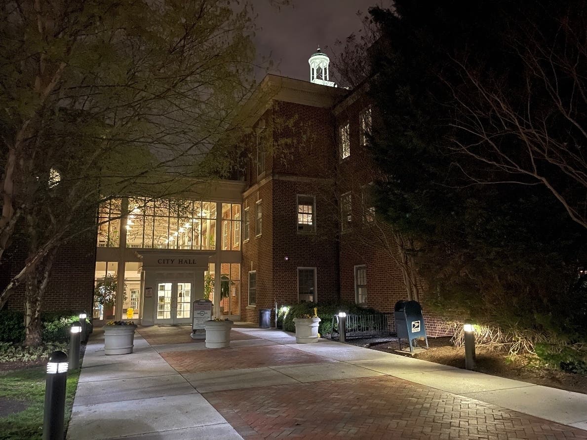 Fairfax City Council is considering changes to the zoning ordinance to address the growing needs of its unhoused residents and others seeking social services.