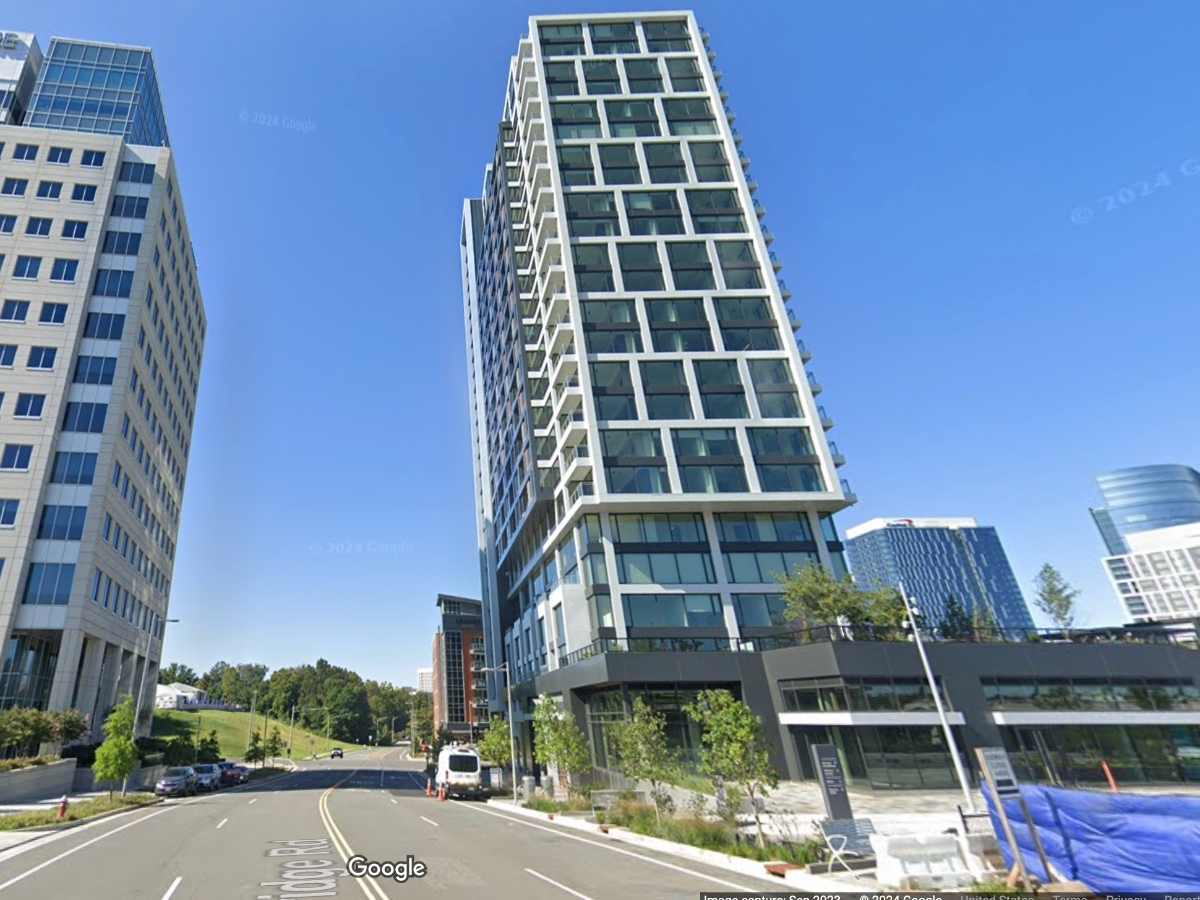 Located steps away from the McLean Metro Station on the Silver line, Heming is a 6.5 million-square-foot mixed-use project featuring 411 residential units and groundfloor retail.