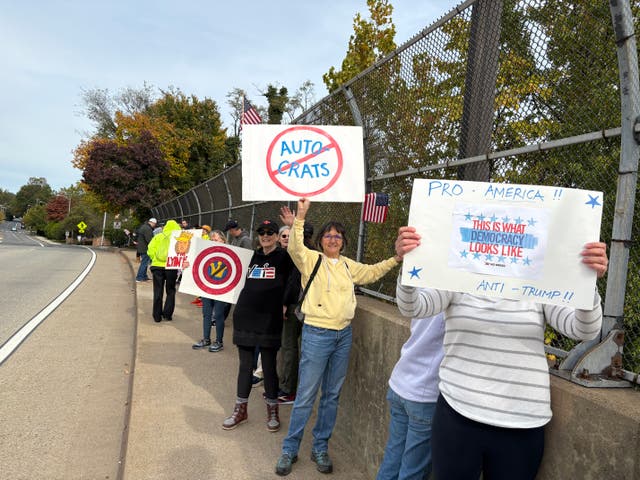 Arlington Protests Crowd Overpasses During Second No Kings Rally ...