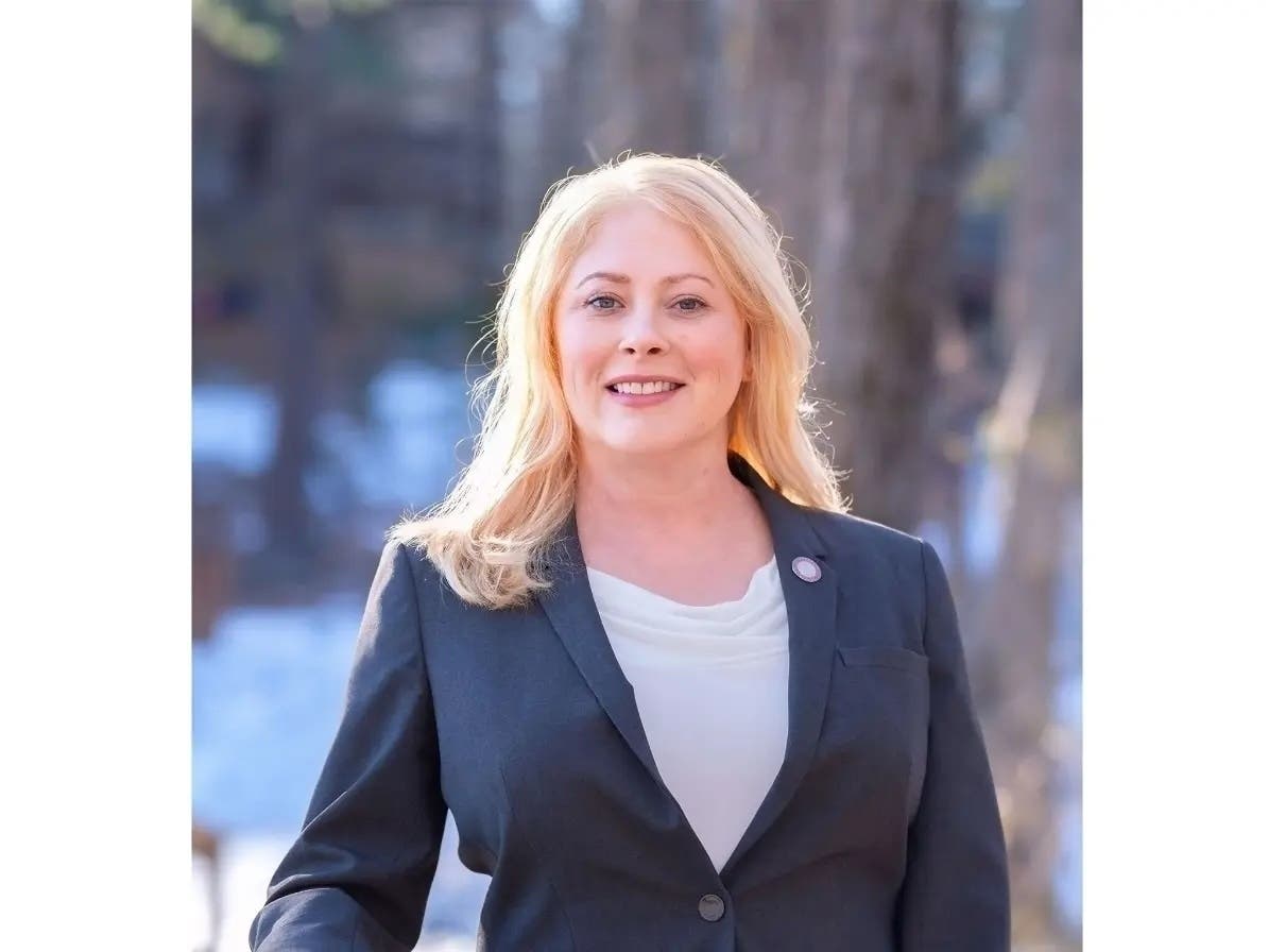 Saundra Davis is one of two school board candidates running in the March 3 special election to fill the vacant Braddock District seat.