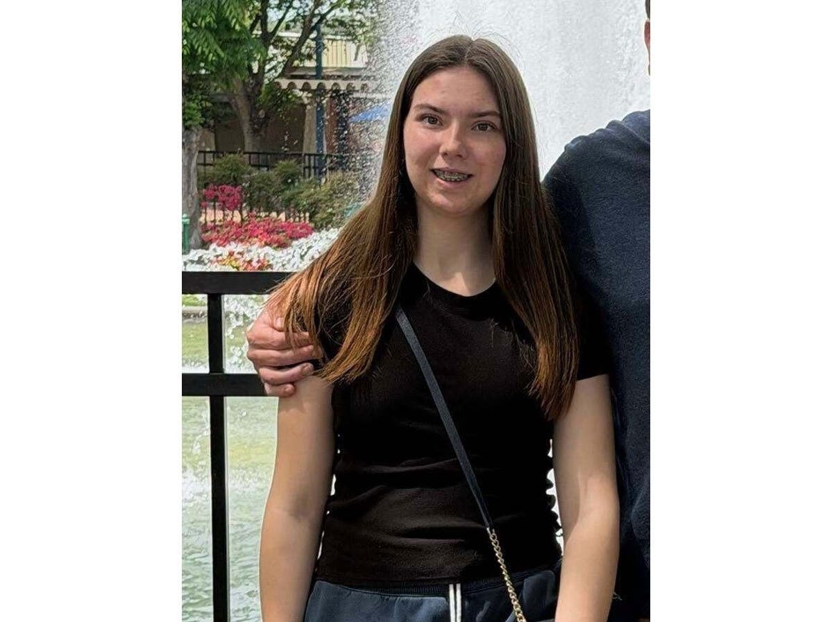 Fredericksburg police are searching for 17-year-old Autumn Van Zandt, who was last seen Tuesday afternoon at Market Square.