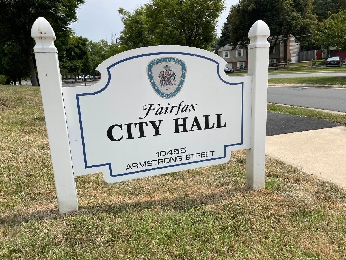 City leaders agree staff should draft a code of ethics for council review, with debate over timing, scope and enforcement.