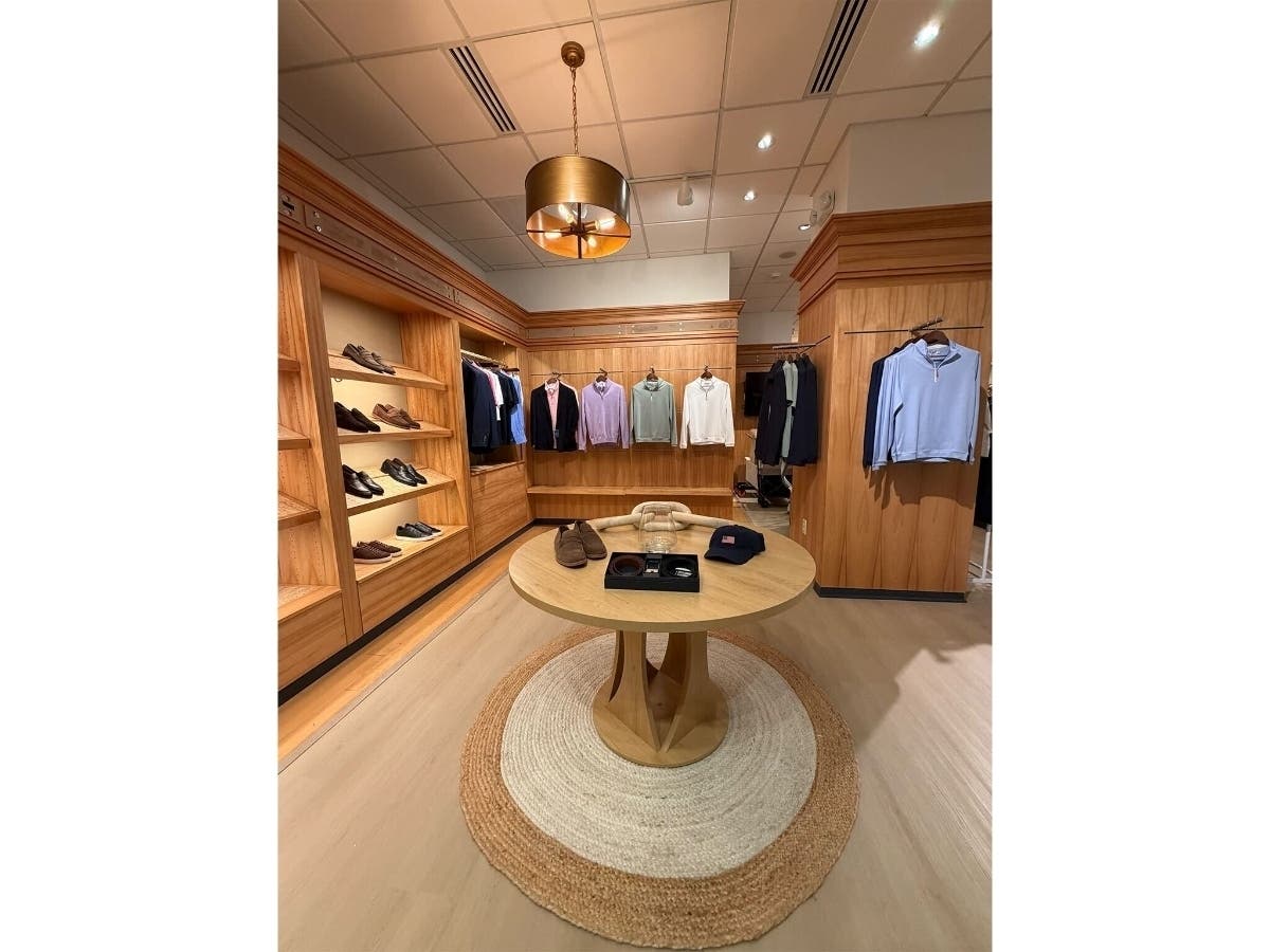 A Shark-Tank-backed clothing retailer will open its first permanent Virginia store Saturday at Reston Town Center.