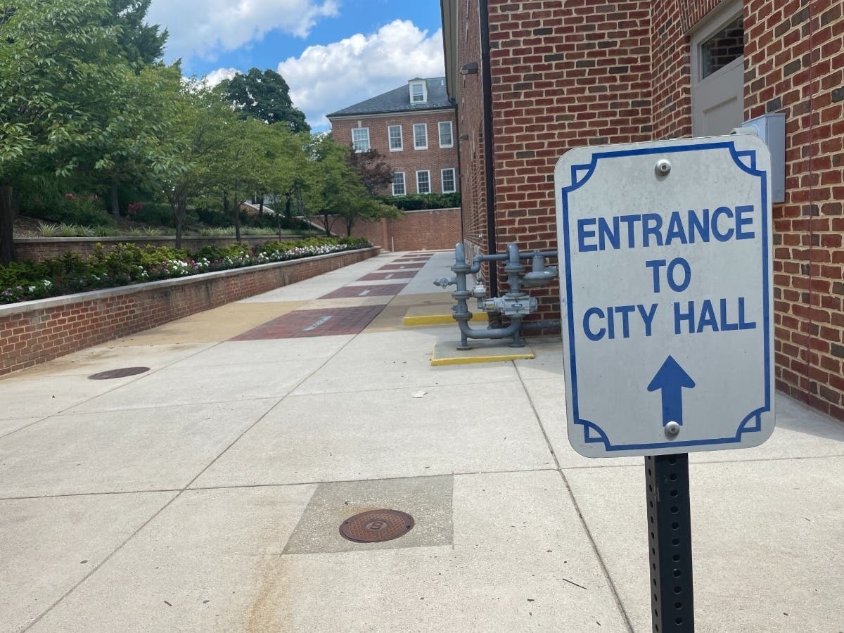 Fairfax City Council Adopts Green Building Policy, Raises Future Council Pay