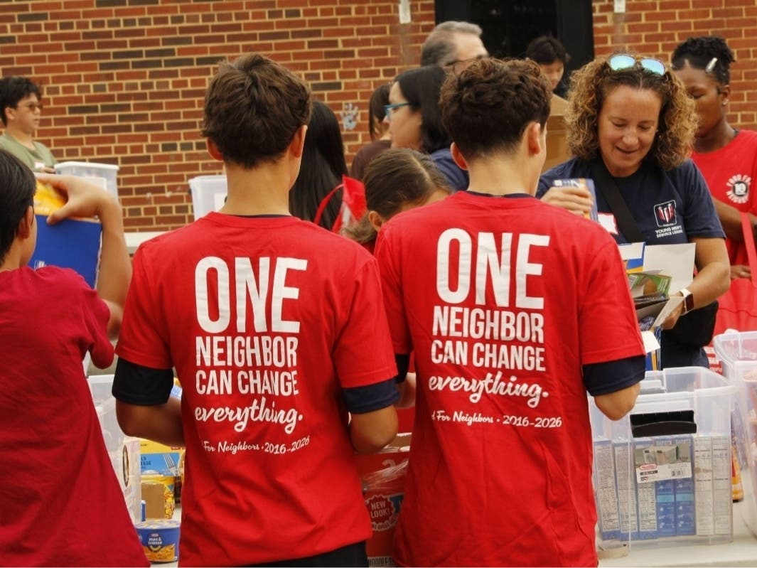 More than 850 volunteers collected nearly 30,000 pounds of food for students as Food For Neighbors begins its 10th year.