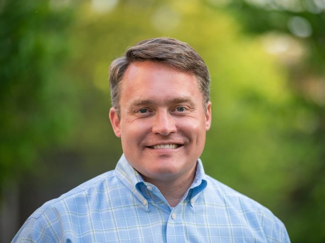 Arlington County Board member Matt de Ferranti discusses economic growth, housing and other priorities in Patch’s candidate questionnaire.