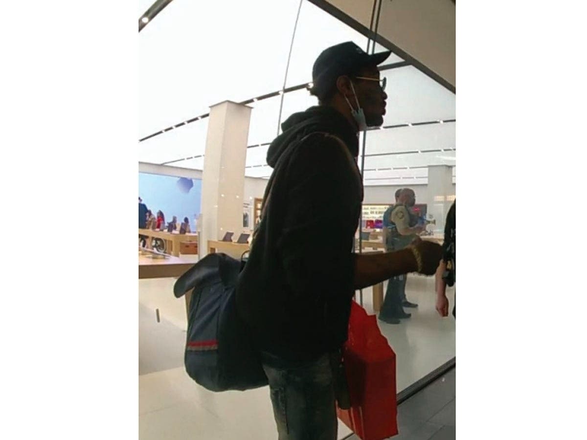 Arlington County police contacted the U.S. Postal Service after finding a man at Pentagon City Mall in April 20223 carrying a postal satchel containing residents’ mail.
