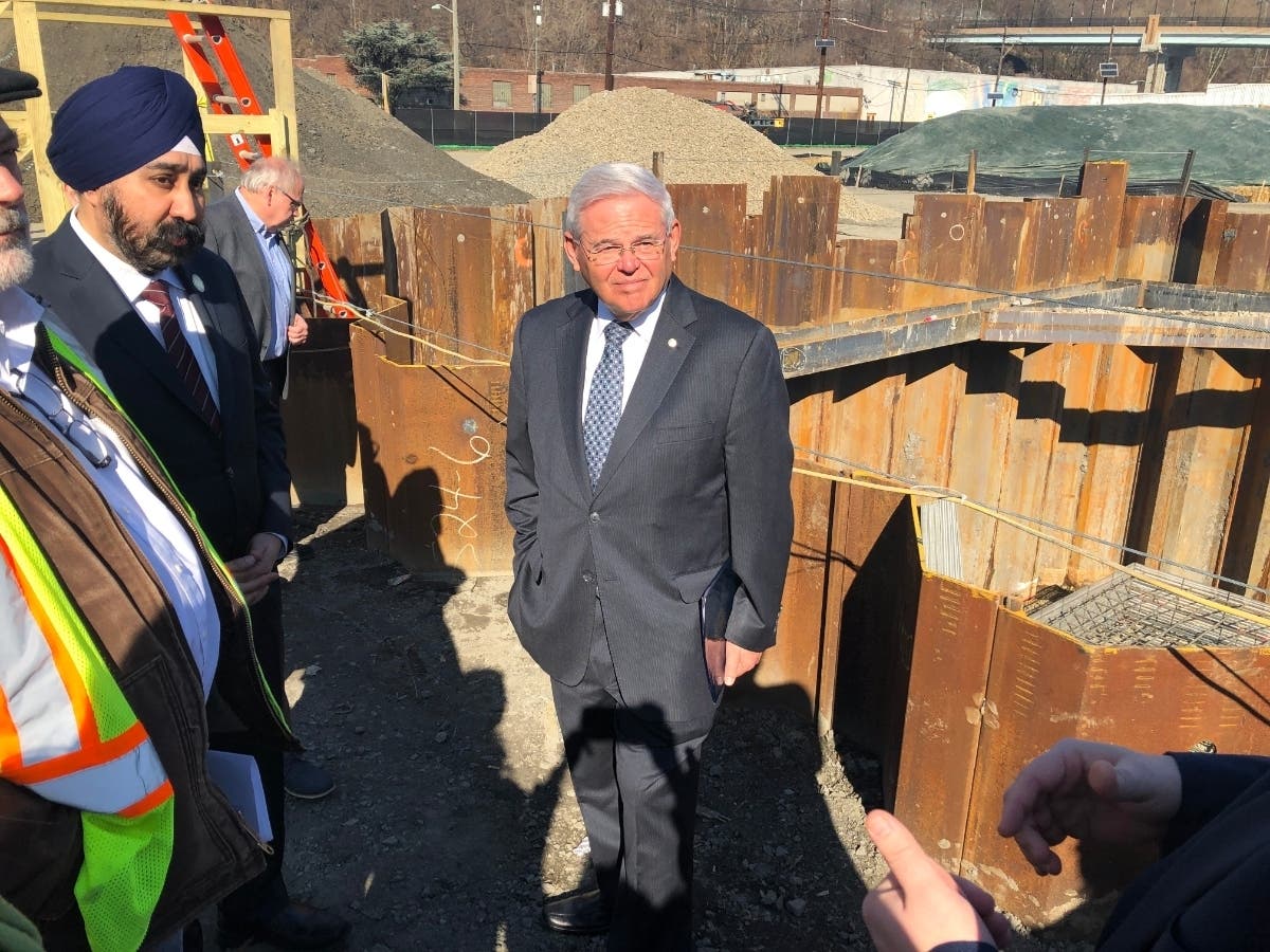 In Hoboken on Monday morning, U.S. Sen. Robert Menendez (with Mayor Ravi Bhalla) announced a $14M FEMA grant toward a 5-acre resiliency park in Hoboken. The park will soak up millions of gallons of rainwater. Menendez also criticized President Trump.