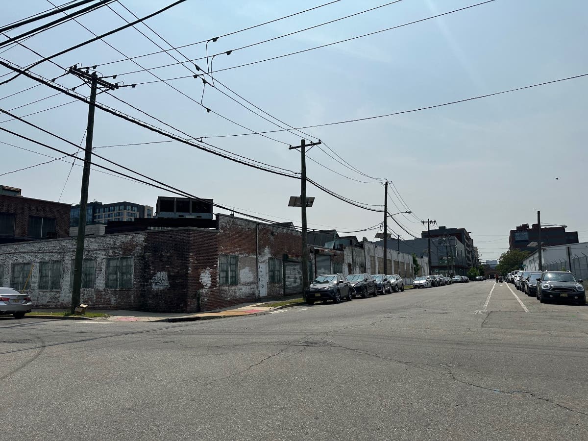 What's going on in the seething underbelly of Hoboken? The New Yorker plumbed that issue in this week's...issue. Pictured: 16th Street, at the northern end of town.