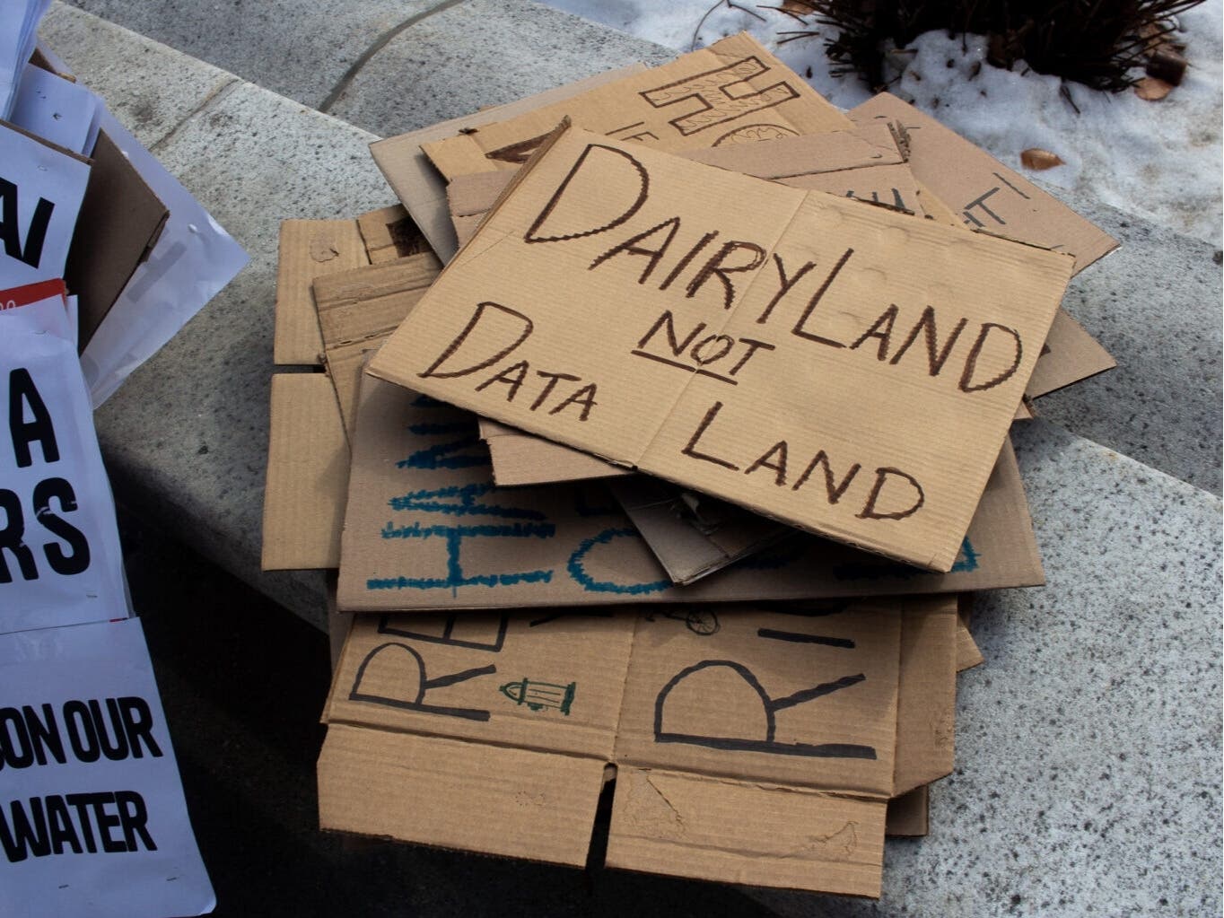 News small post card thumbnail