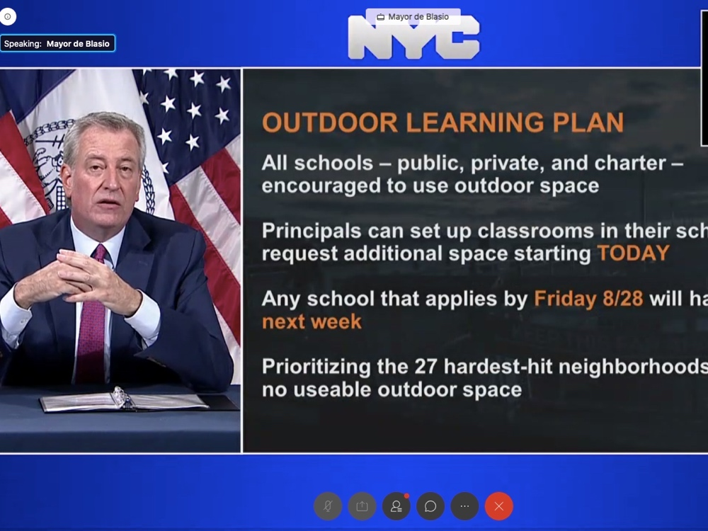 Mayor Bill de Blasio on Monday unveiled an “outdoor learning plan” that leaves most details up to individual schools.