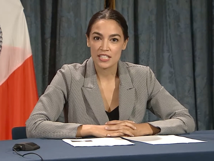 Rep. Alexandria Ocasio-Cortez hailed Mayor Bill de Blasio and Comptroller Scott Stringer for divesting city pensions from fossil fuels. 