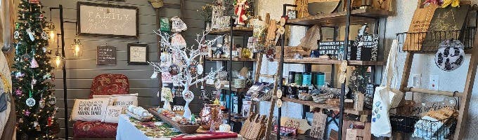 Tide and Treasures Gift Shop