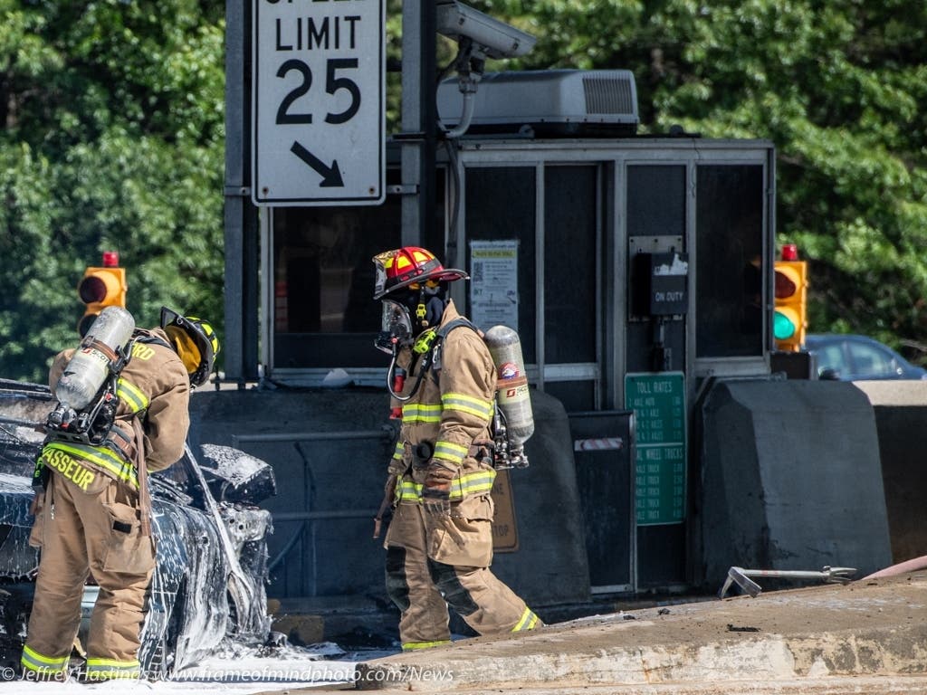 Nashua Man Dies In Fiery Crash At Bedford Southbound Toll Plaza ...