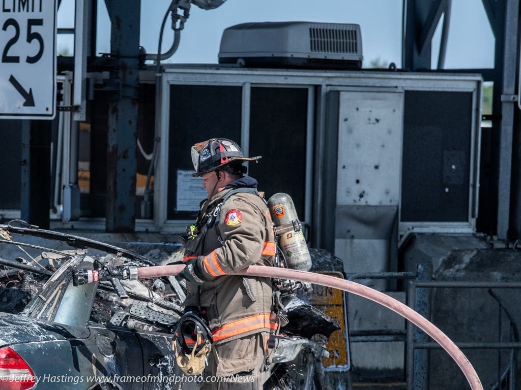 Nashua Man Dies In Fiery Crash At Bedford Southbound Toll Plaza ...