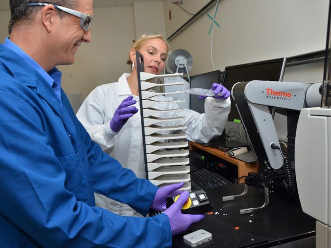 Screening scientist Eddie Wehri and CEND executive director Julia Schaletzky in the UC Berkeley Drug Discovery Center, which is helping researchers find potential treatments for COVID-19. (Photo courtesy of CEND)