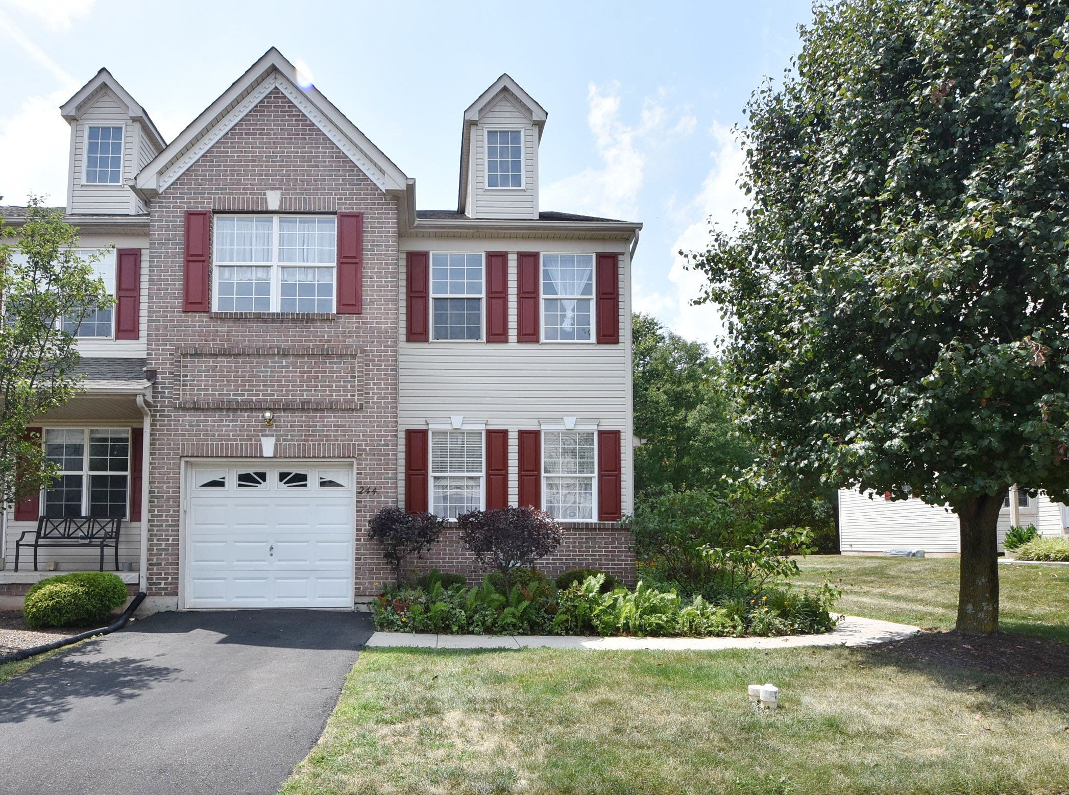 Aug 29 Spacious 4BR Townhome in Heather Meadows, Hatfield, PA