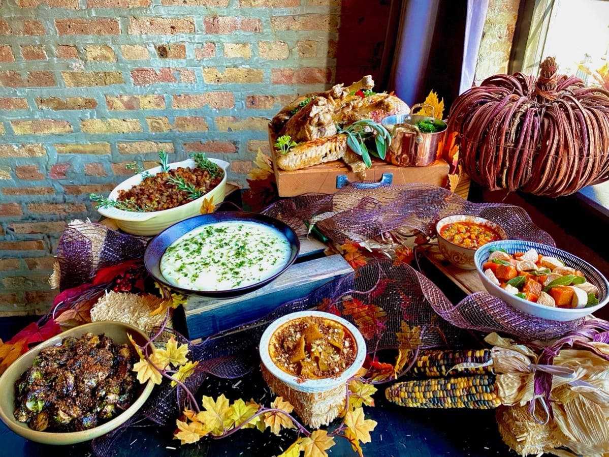 Many Chicago restaurants, including Duck Inn in Bridgeport, are offering city restaurants stranded because of the ongoing coronavirus pandemic an array of holiday food treats.