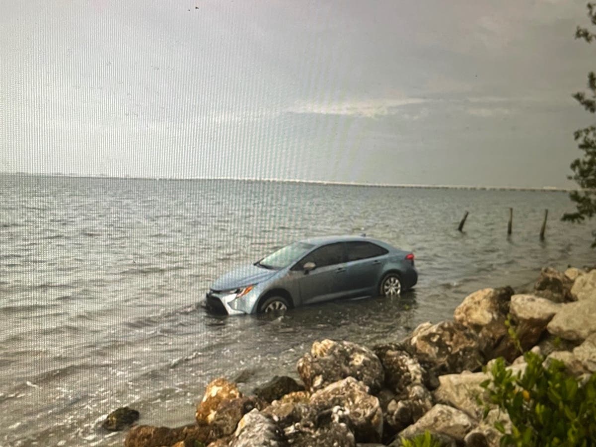 Clearwater Police officials are warning local residents to adhere to local parking signs after a motorist returned from a walk on the beach to find their parking spot much different than how they left it.