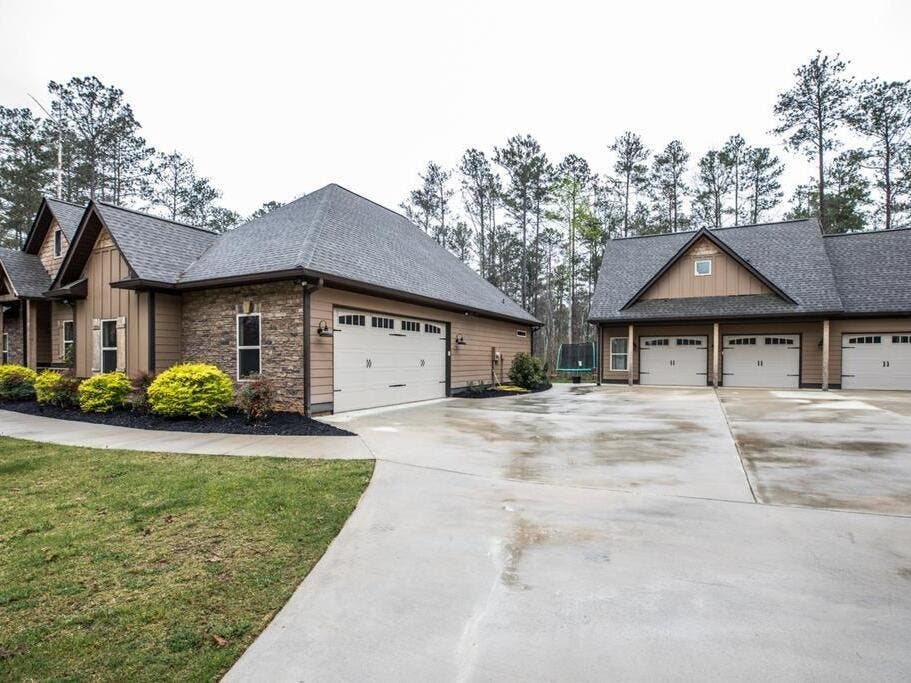 WOW House: Four BR Plus Space For Man Cave Or Diva Den, $599,900 - Vimarsana News