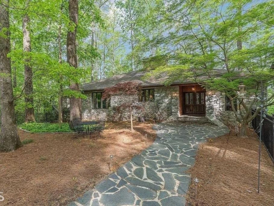 WOW House: Craftsman Home W/ Guest Cabin On 16 Acres, $945,000 - Vimarsana News