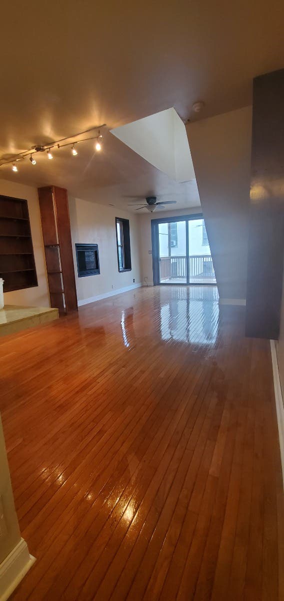 QUEEN VILLAGE BILEVEL APT. FOR RENT 2 bedroom, 1.5 bath 1850