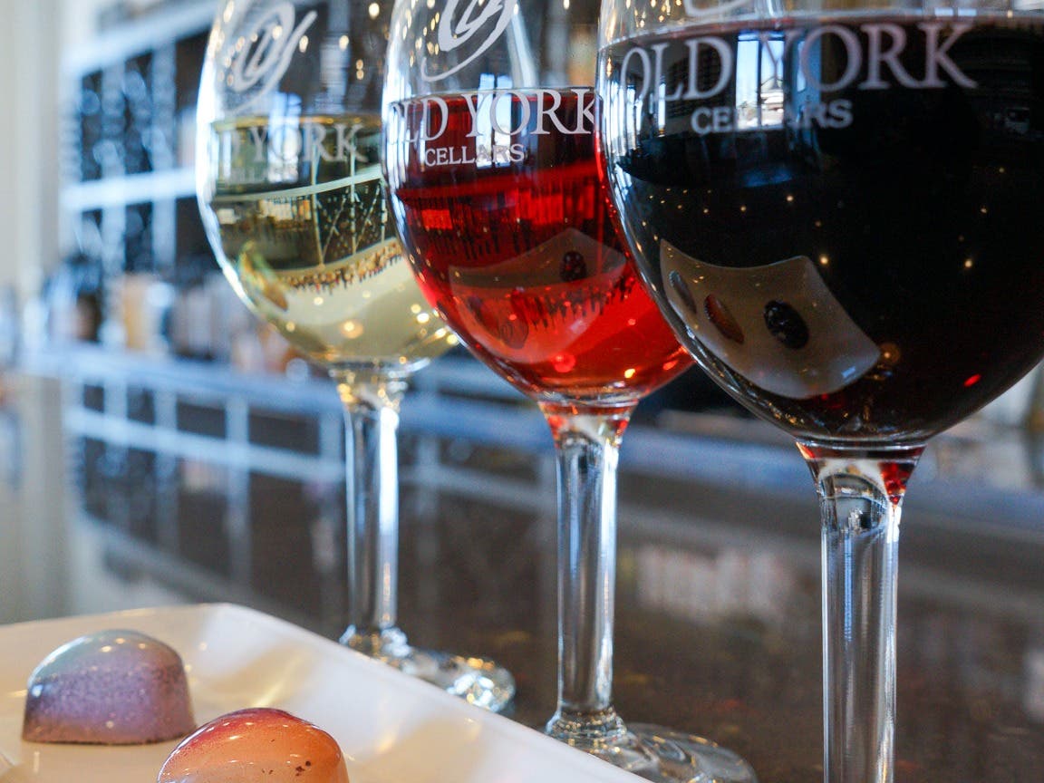 💕Valentine's Sparkling Wine & Chocolate Pairing at Old York Cellars