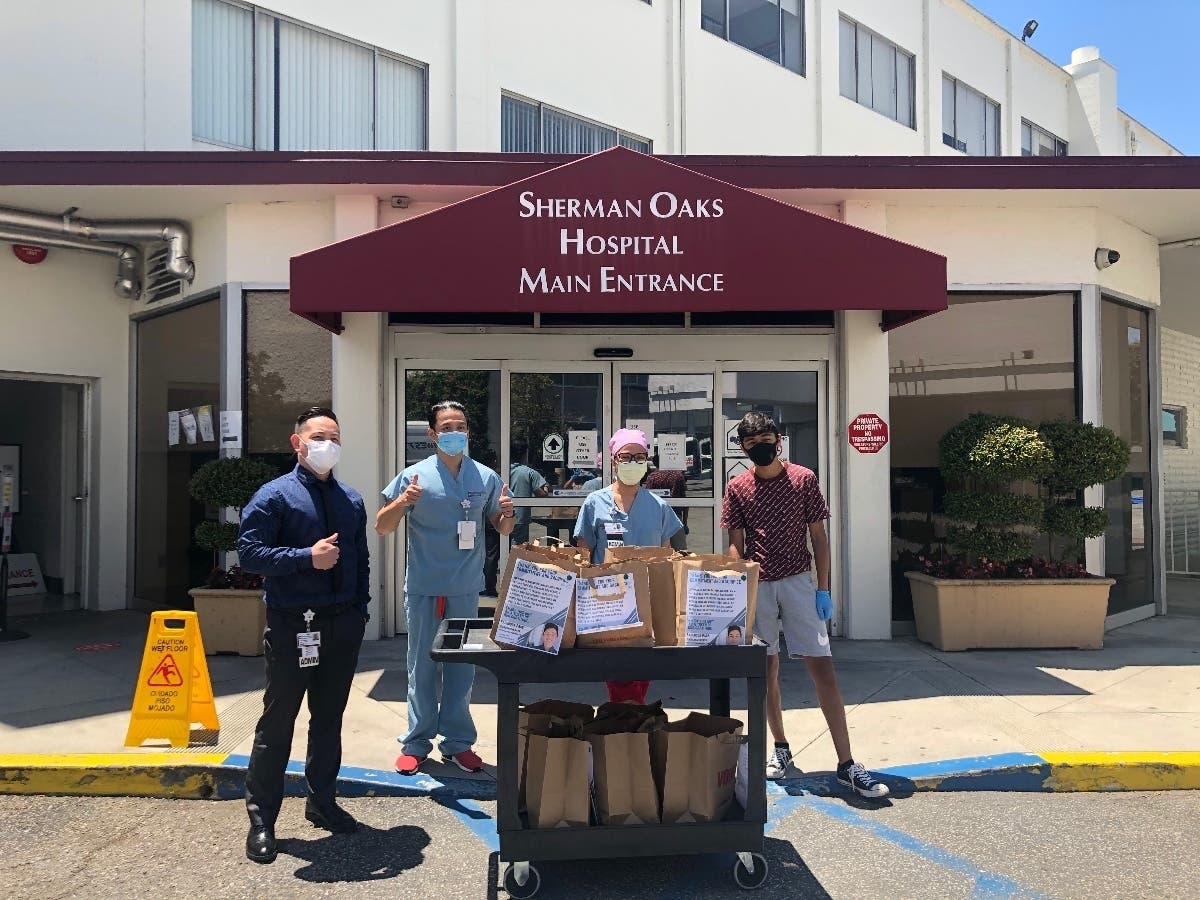 Rayamajhi and his mother deliver meals to ICU workers at Sherman Oaks Hospital. 