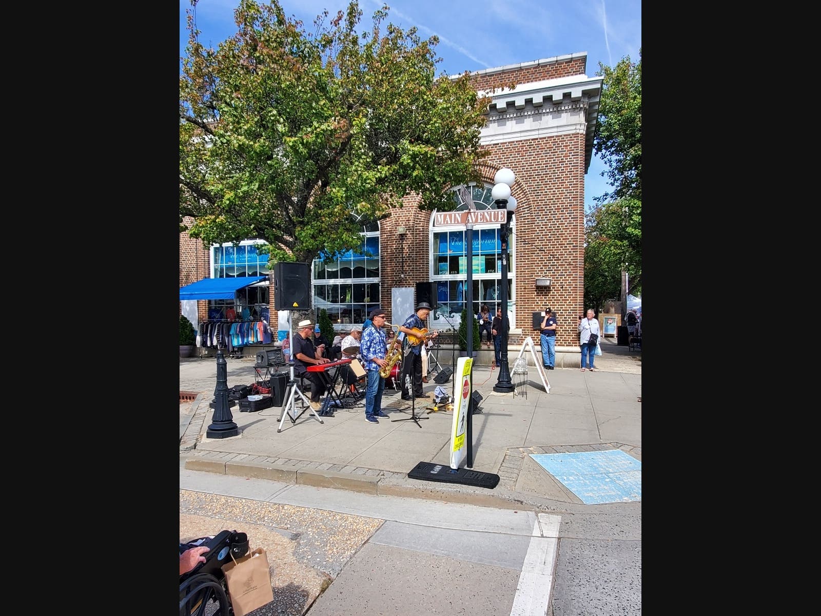 News small post card thumbnail