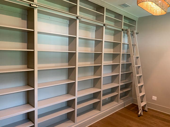 A Wall‑to‑Wall Home Library That Turns Any Room Into a Showpiece